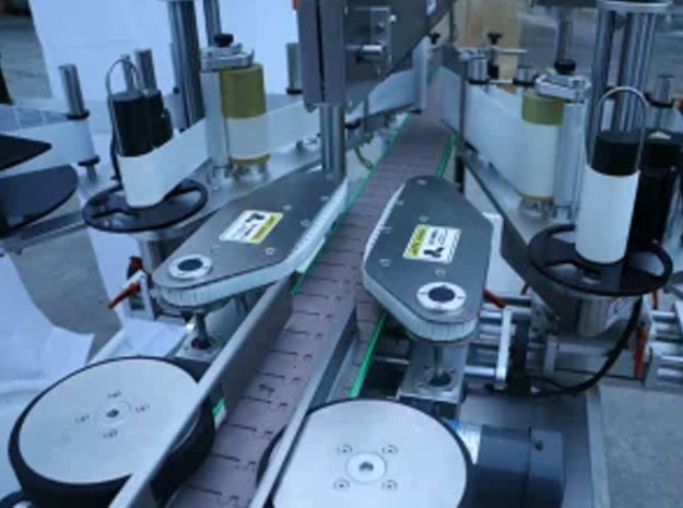 Automatic Bottle Labeling Machine for Beverage & Food Industry